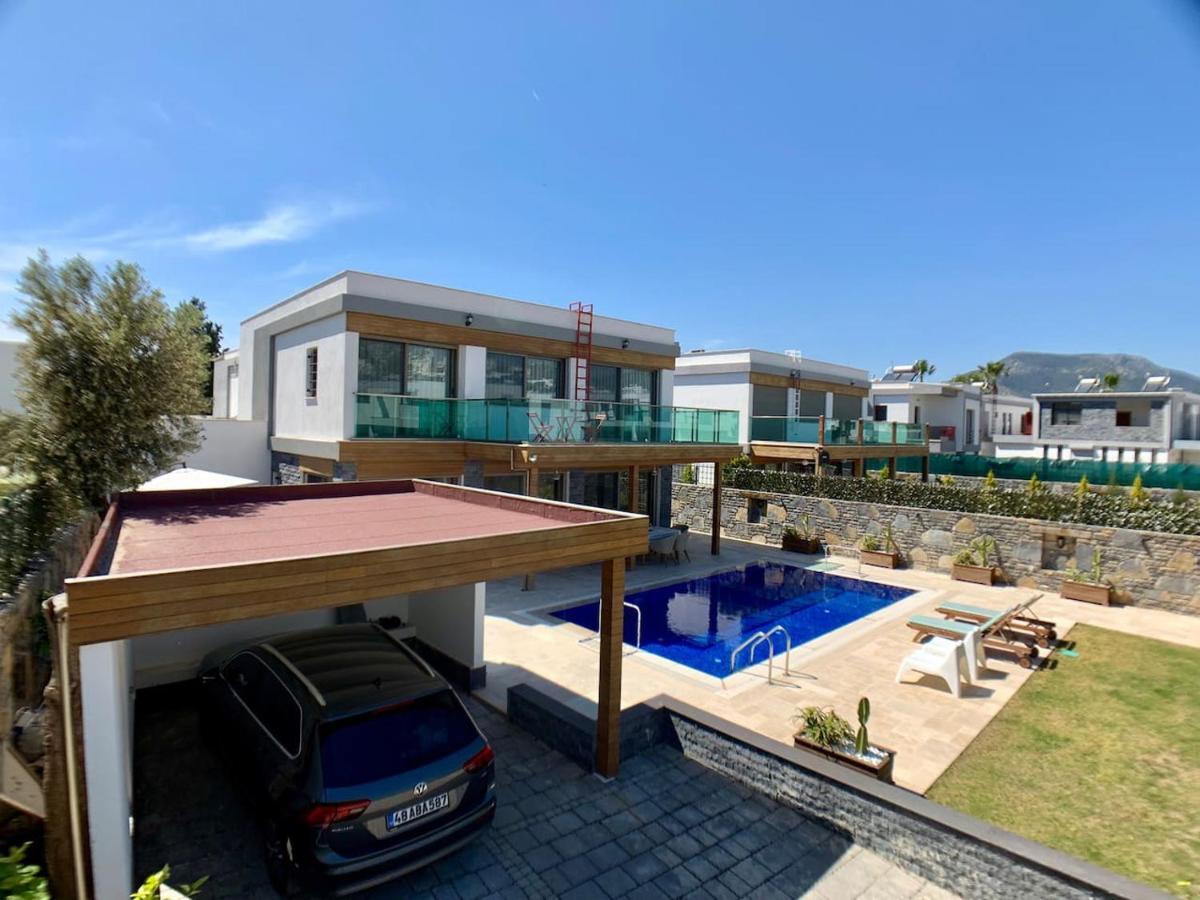 Ultra Luxury Private With Swimming Pool *